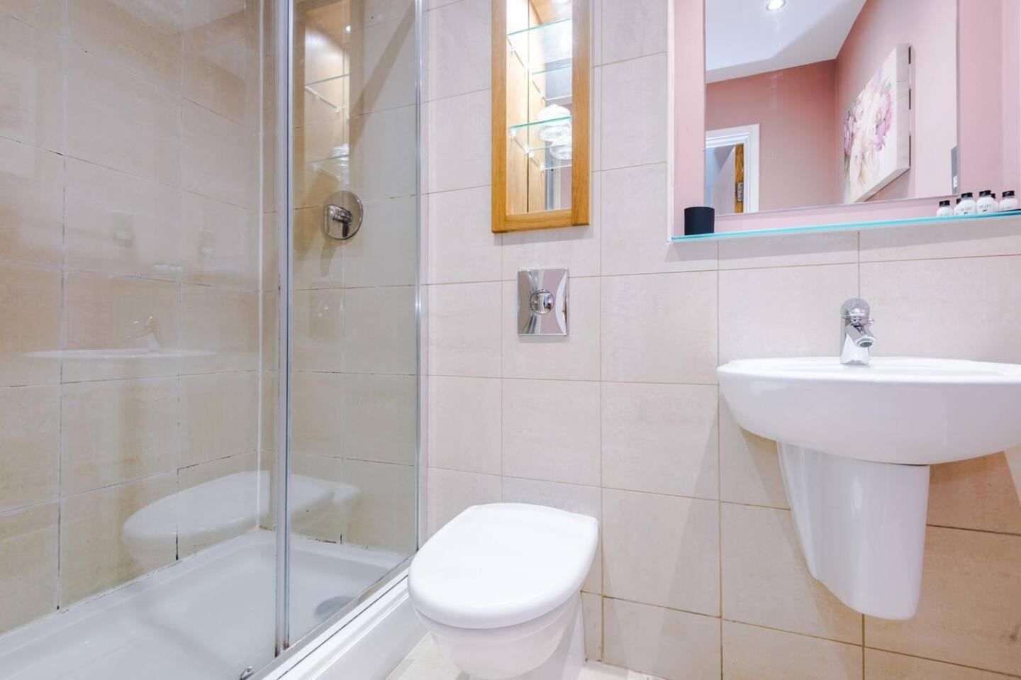 Casa vacanze Cosy Flat, Ultimate Comfort & Sleep!