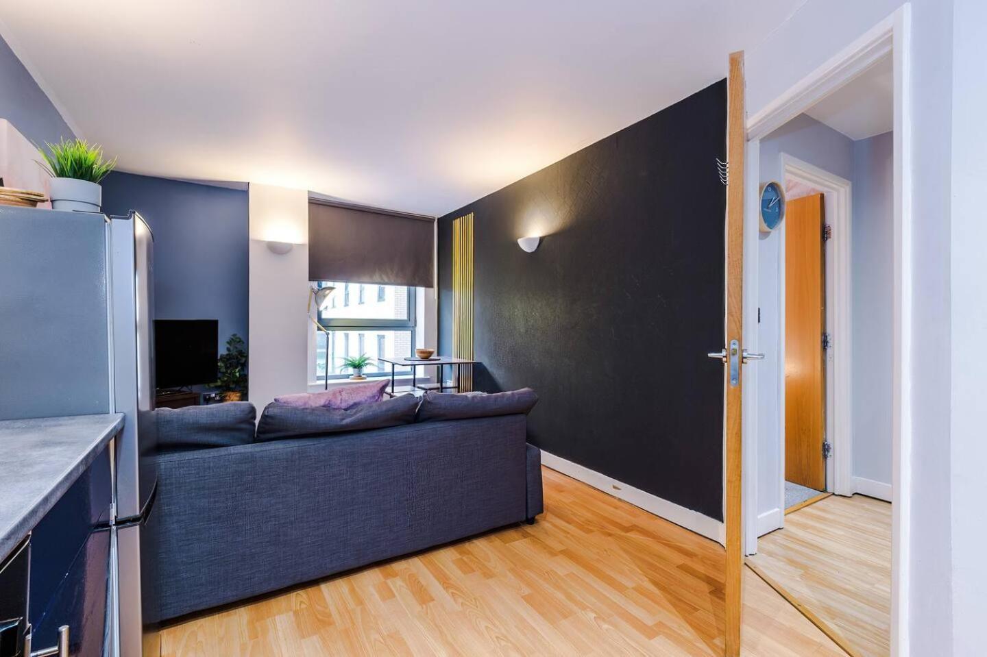 Casa vacanze Cosy Flat, Ultimate Comfort & Sleep!